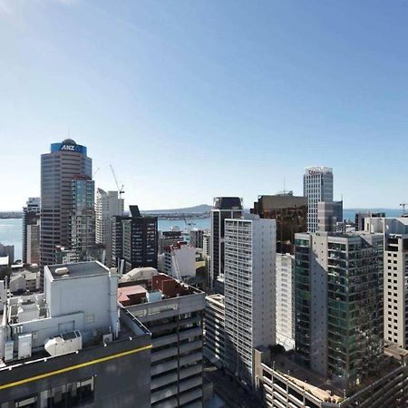 Modern 2 Bedroom Apartment 1 Minute To Skytower Окленд Экстерьер фото