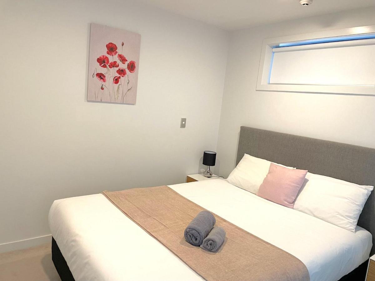 Modern 2 Bedroom Apartment 1 Minute To Skytower Окленд Экстерьер фото