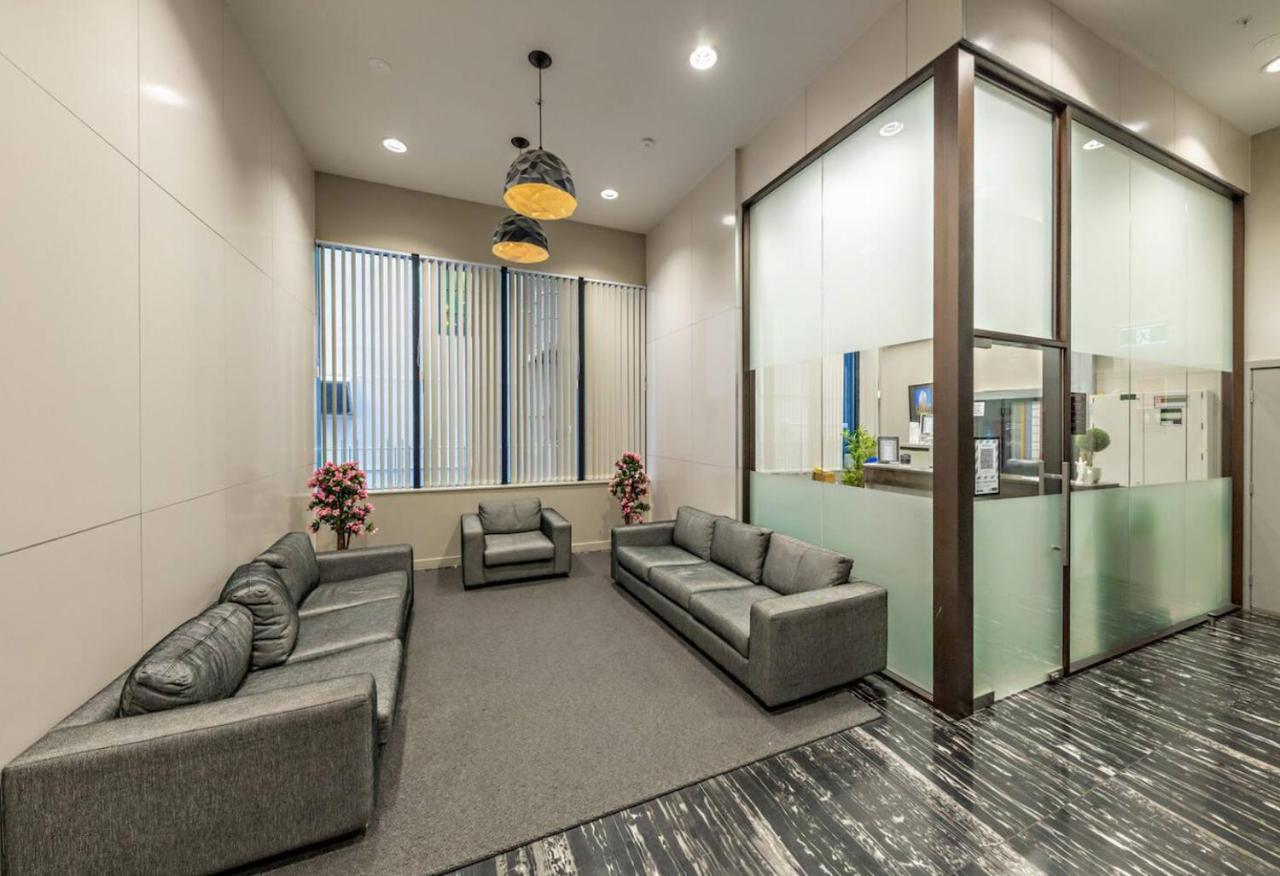 Modern 2 Bedroom Apartment 1 Minute To Skytower Окленд Экстерьер фото