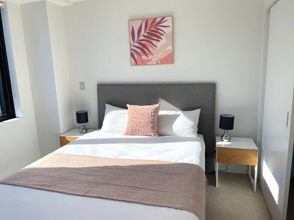 Modern 2 Bedroom Apartment 1 Minute To Skytower Окленд Экстерьер фото