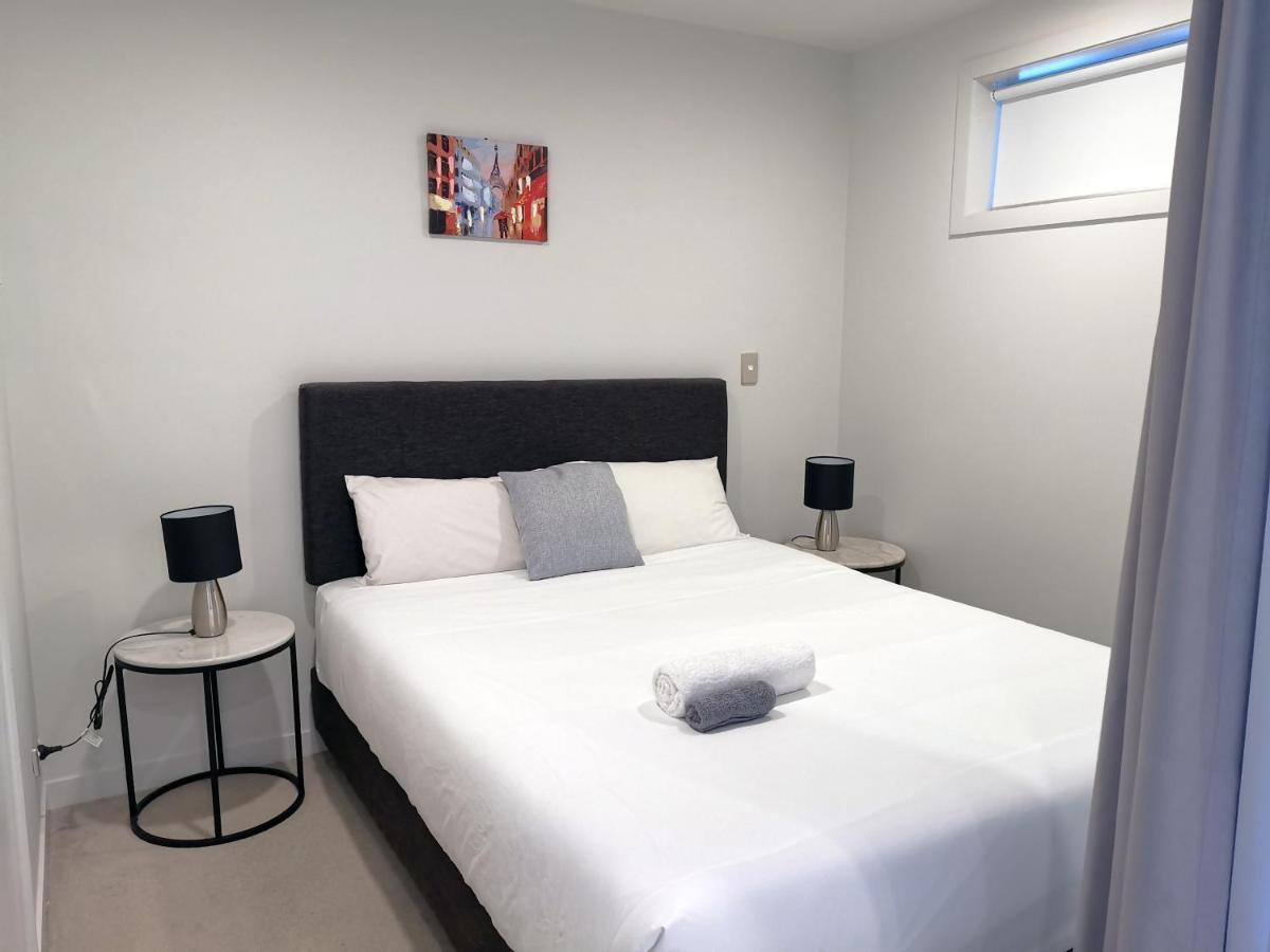 Modern 2 Bedroom Apartment 1 Minute To Skytower Окленд Экстерьер фото
