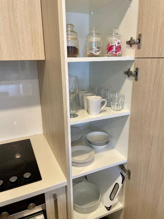 Modern 2 Bedroom Apartment 1 Minute To Skytower Окленд Экстерьер фото